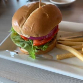 Perkins American Food - Classic Cheeseburger - American Near Me - Ashland, Ohio