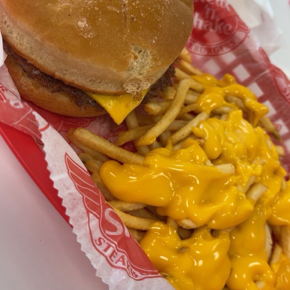 Steak ’n Shake - Garlic burger n cheese fries - Burgers Near Me - Zanesville, Ohio Steak ’n Shake - Garlic burger n cheese fries - Burgers Near Me - Zanesville, Ohio