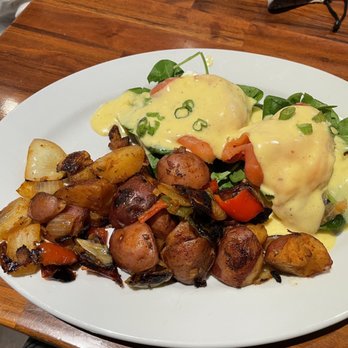 Hollywood Beach Cafe - Breakfast & Brunch Near Me - Oxnard, California