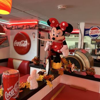 Jay's Drive In - Decor - Diners Near Me - Oregon, Illinois Jay's Drive In - Decor - Diners Near Me - Oregon, Illinois