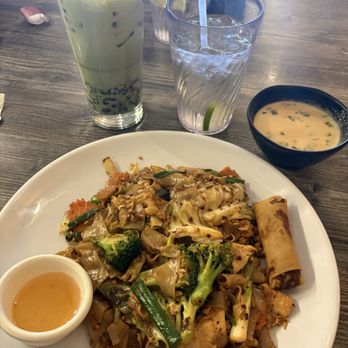 Thai Recipe Bistro - Pad See Ew - Thai Near Me - Phoenix, Arizona Thai Recipe Bistro - Pad See Ew - Thai Near Me - Phoenix, Arizona