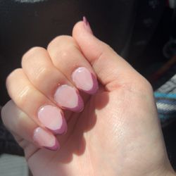 Ultimate Nails Spa - Ugly nails