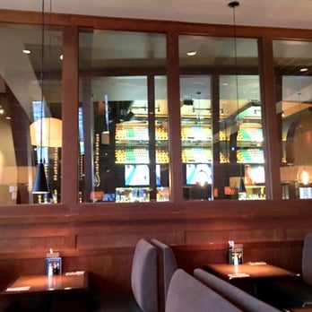 JOEY Polo Park - Bar area and interior - Canadian (New) Near Me - Winnipeg, Manitoba