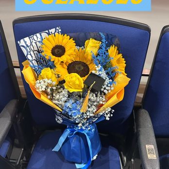 Steel Stem Floral - Graduation bouquet - Florists Near Me - Rosemead, California Steel Stem Floral - Graduation bouquet - Florists Near Me - Rosemead, California