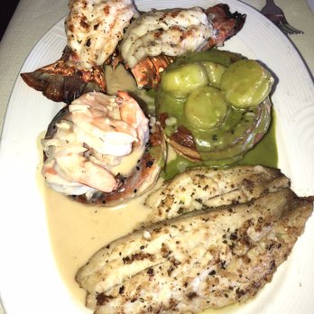 Alexander Restaurant - Lobster tails, Red Snapper, Shrimp and Scallops - American Near Me - Centro, BCS Alexander Restaurant - Lobster tails, Red Snapper, Shrimp and Scallops - American Near Me - Centro, BCS