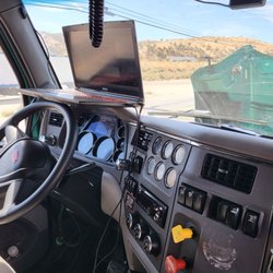 I-5 Road Service - Resetting codes and runnin that diagnostic! Damian is a future -LEGEND!