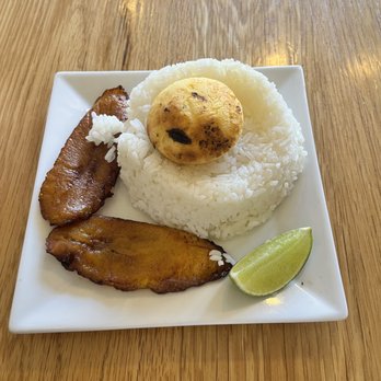 El Peñol 3 - Acompaña de el Sopa de Mondongo - Colombian Near Me - Brookline, Massachusetts