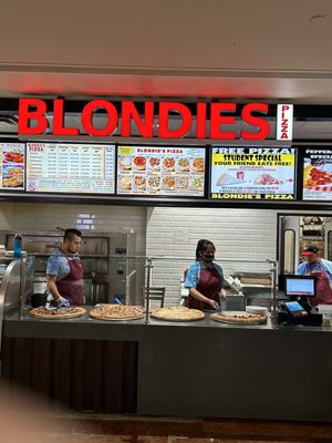 Blondie’s Pizza by null