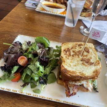Madres Brunch - Breakfast Sanwhich - Breakfast & Brunch Near Me - Bellflower, California Madres Brunch - Breakfast Sanwhich - Breakfast & Brunch Near Me - Bellflower, California