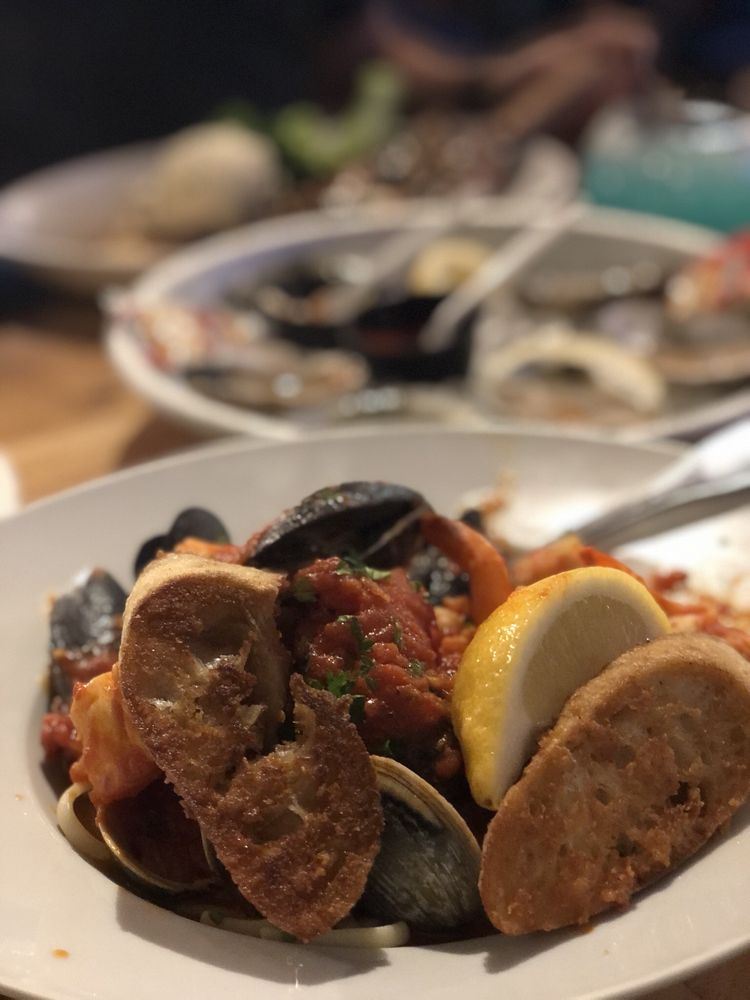 FAT TUNA GRILL AND OYSTER HOUSE 1045 Photos & 1306 Reviews 1433