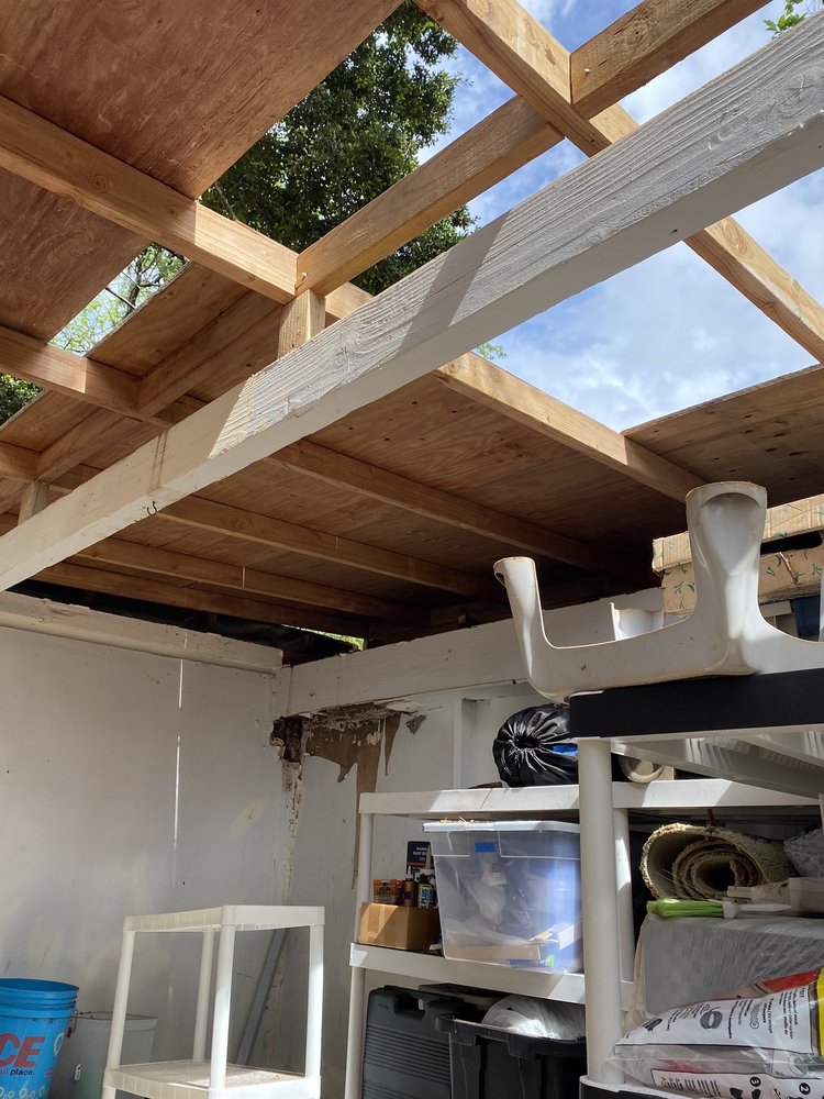 Slide of J&E ROOFING