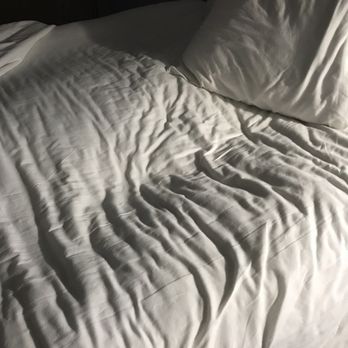 Super 8 by Wyndham Smithfield - Invisible man? Permanent Divet in mattress. You can't get over that hill in the middle LOL - Hotels Near Me - Smithfield, North Carolina
