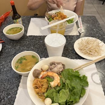 Ghien Mi Go - Mi with shrimp, quail egg, meat, and wonton soup - Noodles Near Me - Westminster, California
