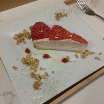 Saryo Cafe - Strawberry cheesecake tart - Desserts Near Me - North York, Ontario Saryo Cafe - Strawberry cheesecake tart - Desserts Near Me - North York, Ontario