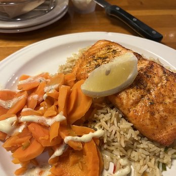T-BONES Great American Eatery - Baked salmon rice and carrots - American Near Me - Salem, New Hampshire T-BONES Great American Eatery - Baked salmon rice and carrots - American Near Me - Salem, New Hampshire