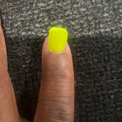 Magic Nails - The nail is thick and uneven