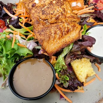 Kitchen 1883 - House salad with salmon - New American Near Me - Union, Kentucky