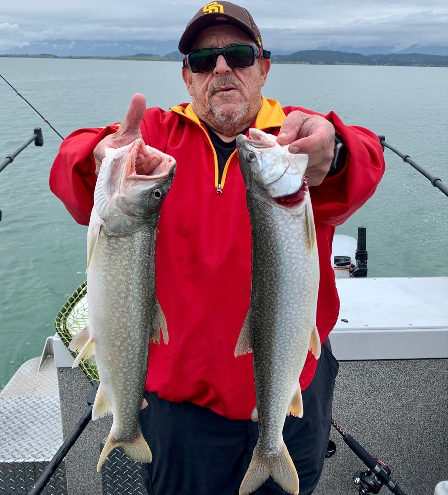Howe's Fishing Logo