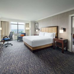Hilton Richmond Hotel & Spa/Short Pump - Guest room
