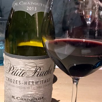Herringbone Waikiki - Nice selection of affordable French wines that perfectly match their food. - Seafood Near Me - Honolulu, Hawaii