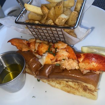 Big B’s Fish Joint - Lobster roll - Seafood Near Me - Atlanta, Georgia