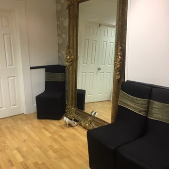 Brides-2-B - Seating is available in each bridal suite for a bride to bring 2/3 guests. - Bridal Near Me - Watford, HRT