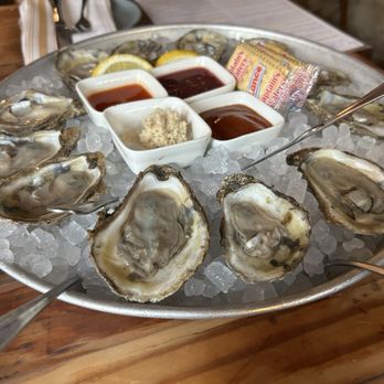 Common Restaurant - Oysters- ordered both the local oysters and the house oysters during the Prelude time - Cocktail Bars Near Me - Savannah, Georgia Common Restaurant - Oysters- ordered both the local oysters and the house oysters during the Prelude time - Cocktail Bars Near Me - Savannah, Georgia