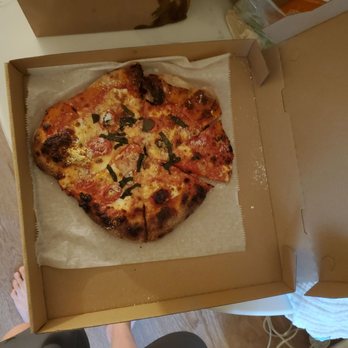 Il Posto Bistro - a pizza in a box - Wine Bars Near Me - Canandaigua, New York