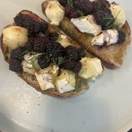 Blackberry and Brie Smorrbrod
