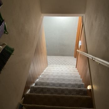 Venpro Construction - Before staircase - Painters Near Me Venpro Construction - Before staircase - Painters Near Me