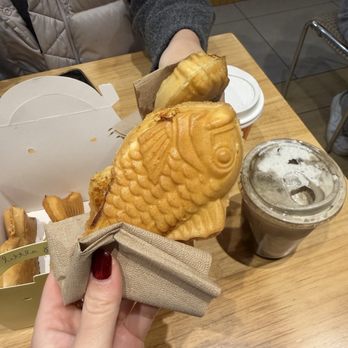 Little Pisces - Taiyaki - Desserts Near Me - Richmond, British Columbia Little Pisces - Taiyaki - Desserts Near Me - Richmond, British Columbia