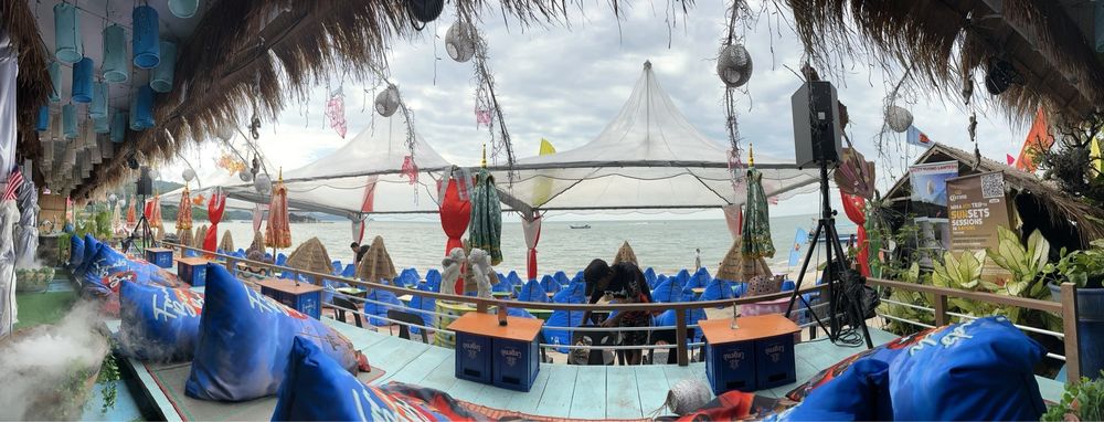 Frandy Beach Bar