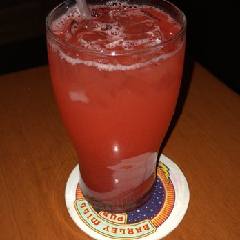 McMenamins Broadway Pub - Strawberry lemonade 4/5 - Breweries Near Me - Portland, Oregon