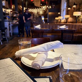 Au Cheval - Table - Burgers Near Me - New York, New York Au Cheval - Table - Burgers Near Me - New York, New York