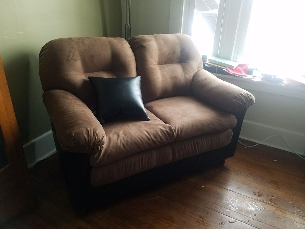 UNCLAIMED FREIGHT Updated August 2024 15 Photos 811 Lake Ave