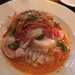 Corvina with shrimp and white rice