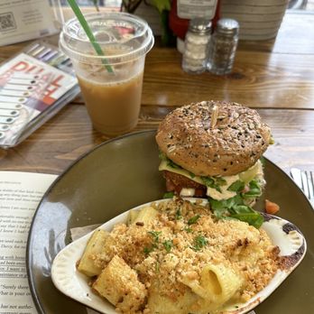 Root & Press - Vegan chipotle chicken sandwich with vegan mac & cheese - Cafes Near Me - Worcester, Massachusetts