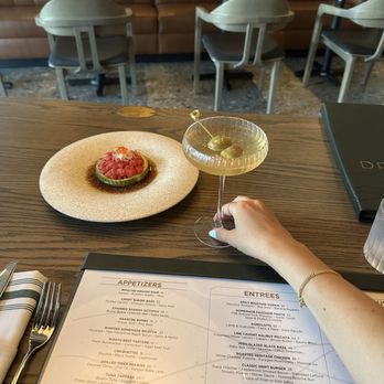 Drift - Tuna tartare and martini - New American Near Me - Weehawken, New Jersey