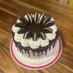 The Sweet & Salty Pig - Oreo cake