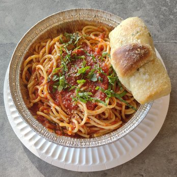 Buonasera - Pomodoro pasta with a garlic knot - Pizza Near Me - Del Mar, California Buonasera - Pomodoro pasta with a garlic knot - Pizza Near Me - Del Mar, California