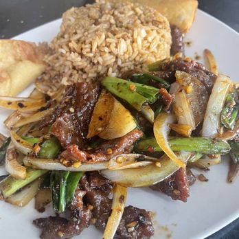 Wok Wei Asian Cuisine - Mongolian beef lunch combo - Cantonese Near Me - Goodyear, Arizona