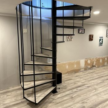 Plank Pro's Installation - Stairs - Flooring Near Me Plank Pro's Installation - Stairs - Flooring Near Me