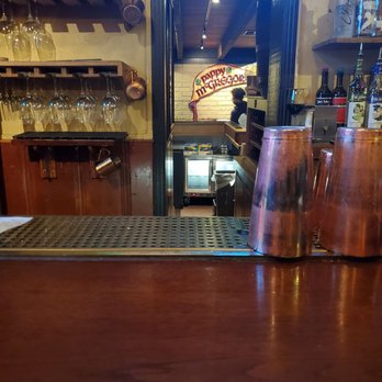 Pappy McGregor's - Sitting at the bar.... wow,  watching Taylor work is an experience of it's own - Irish Pub Near Me - Paso Robles, California
