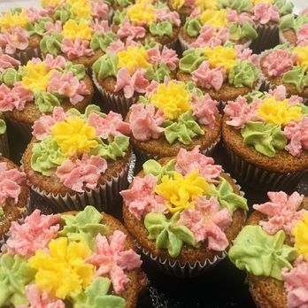 Tree of life culinary - Daisy Vanilla Bean Cupcakes - Pop-Up Restaurants Near Me Tree of life culinary - Daisy Vanilla Bean Cupcakes - Pop-Up Restaurants Near Me