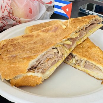 A Lo Cubanisimo - Sandwich cubano - Food Trucks Near Me - Tampa, Florida A Lo Cubanisimo - Sandwich cubano - Food Trucks Near Me - Tampa, Florida
