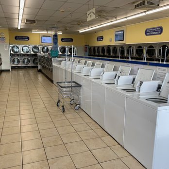 Sudz Coin Laundry - Clean washing machines - Laundromat Near Me - Lancaster, California Sudz Coin Laundry - Clean washing machines - Laundromat Near Me - Lancaster, California