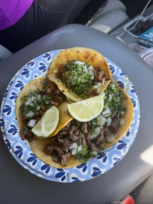 Basilios Tacos by null