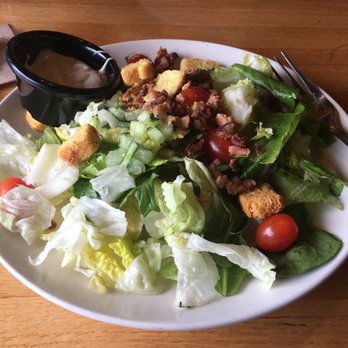 Applebee's Grill + Bar - House Salad - American Near Me - Bohemia, New York