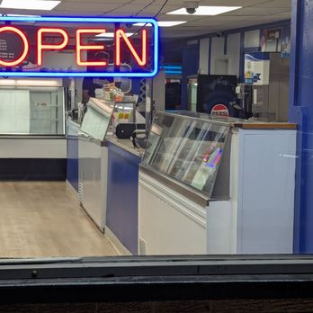 Ryan's Homemade Ice Cream - Inside counter - Ice Cream & Frozen Yogurt Near Me - Hazlet, New Jersey