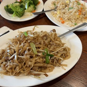 Jasper China restaurant - Flat Noodles - Chinese Near Me - Jasper, Alberta Jasper China restaurant - Flat Noodles - Chinese Near Me - Jasper, Alberta